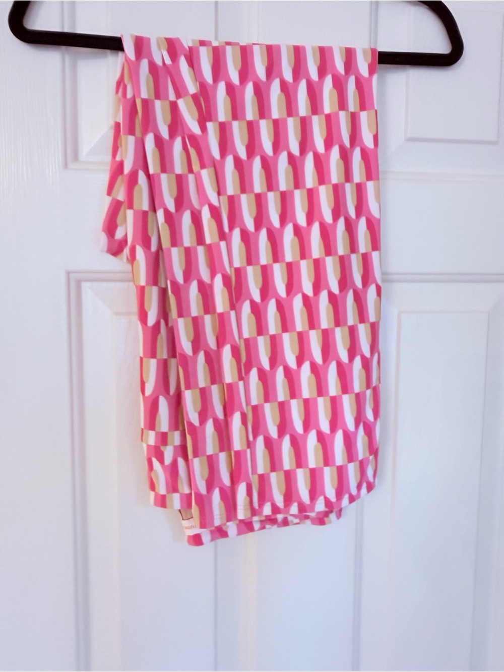 Jude Connally Pink White Gold Geometric Capris